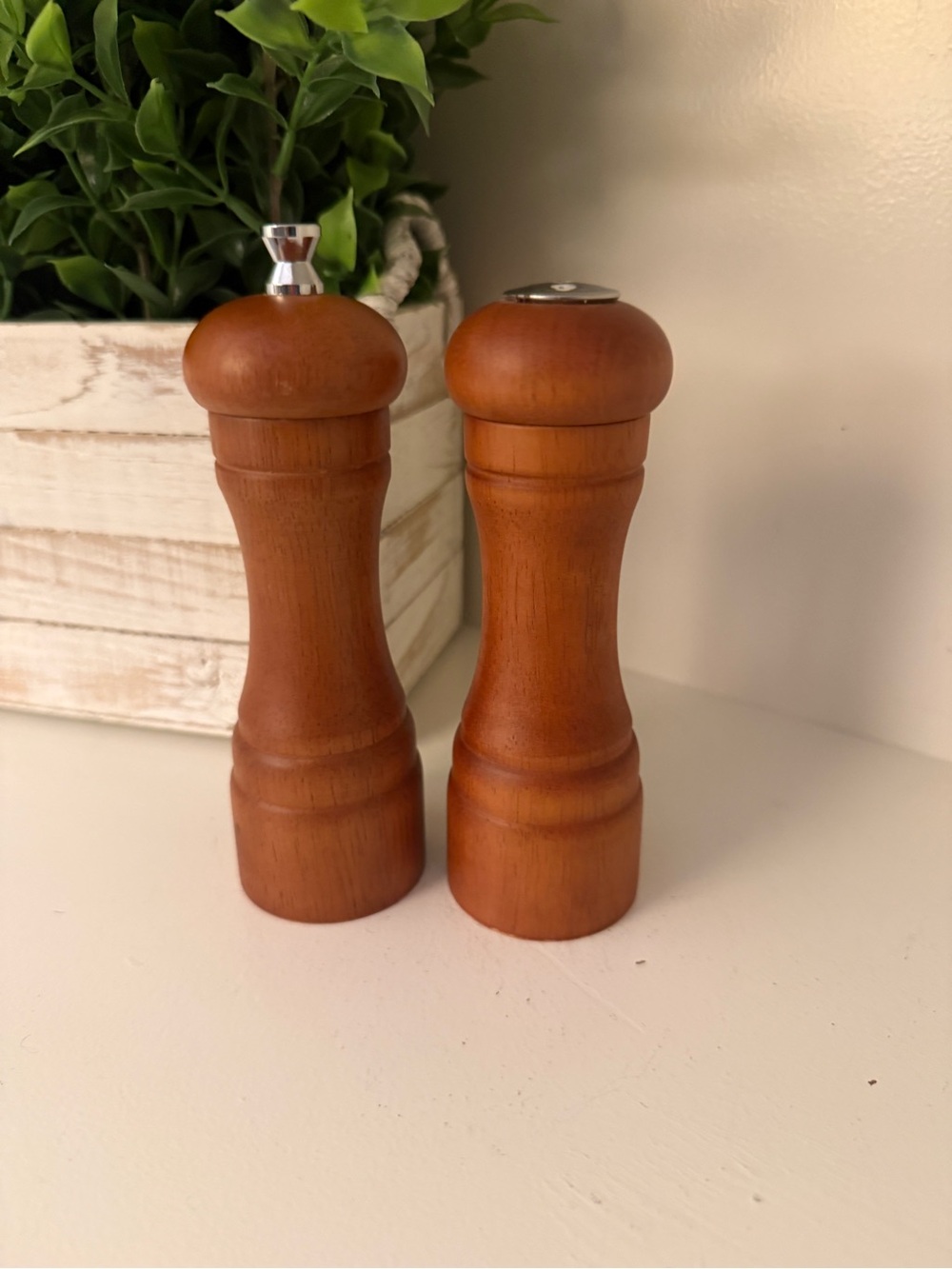 Vintage Mr. Dudley Wood Salt Shaker Pepper Mill Grinder Set 6” MCM